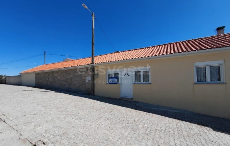 Moradia T3 para Venda em Carrazeda de Ansiães Foto 1