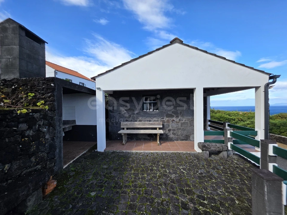 Moradia T4 para Venda em Santo Amaro Foto 6