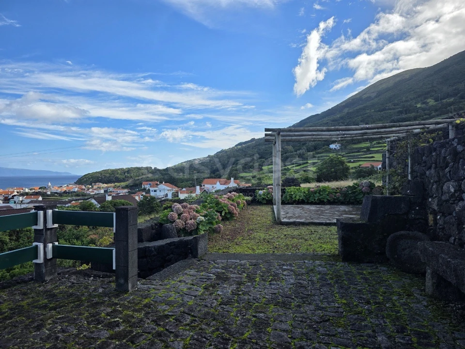 Moradia T4 para Venda em Santo Amaro Foto 9
