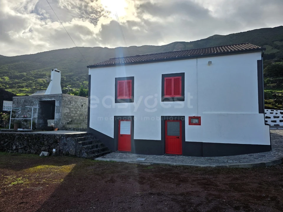 Moradia T4 para Venda em Santo Amaro Foto 30