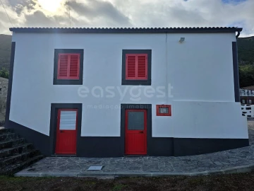 Moradia T4 para Venda em Santo Amaro