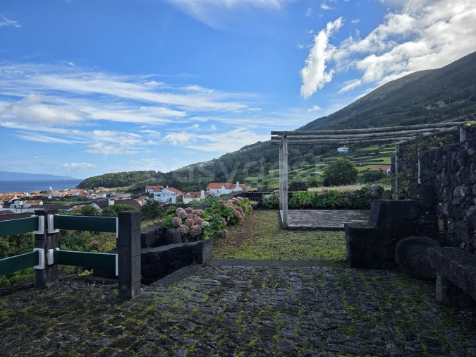 Moradia T4 para Venda em Santo Amaro Foto 9