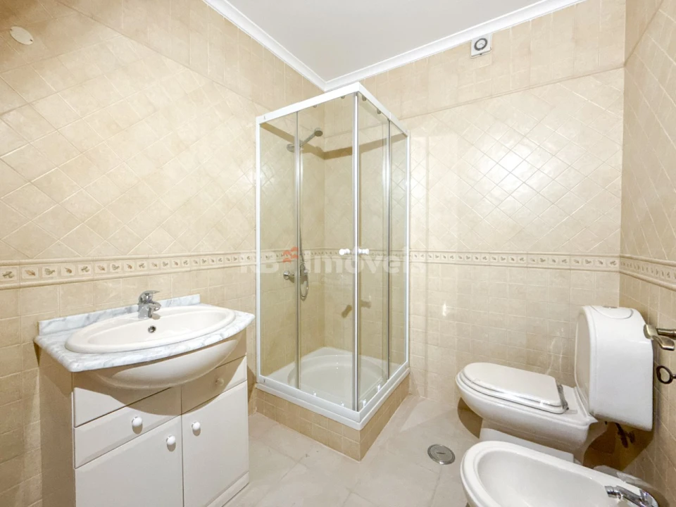 Apartamento T2 para Venda em São João Baptista Foto 28