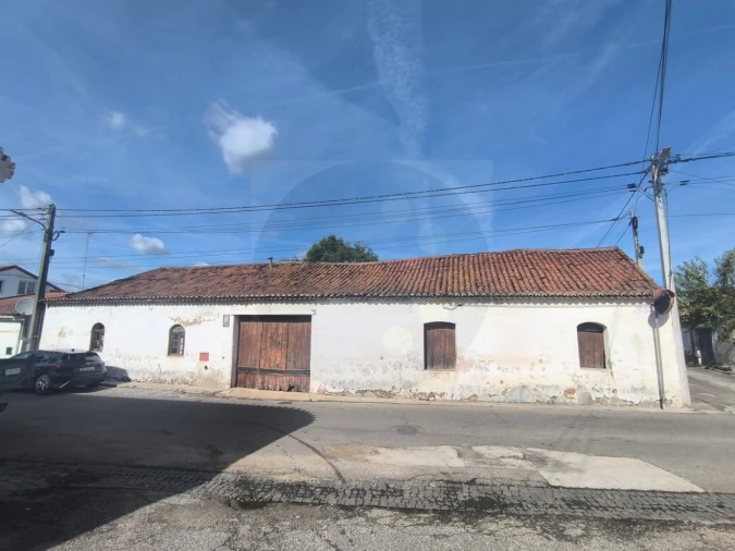 Armazém para Venda em Pego