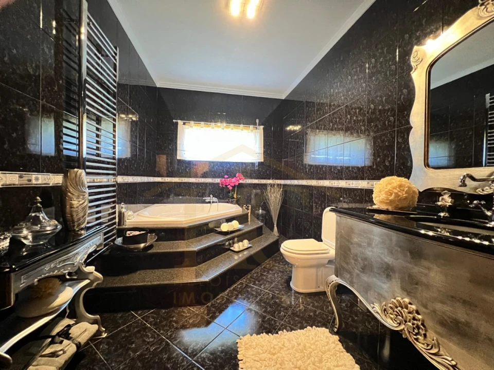 Moradia T3 para Venda em Travanca Foto 16