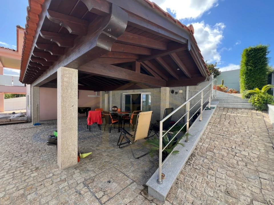 Moradia T3 para Venda em Travanca Foto 44