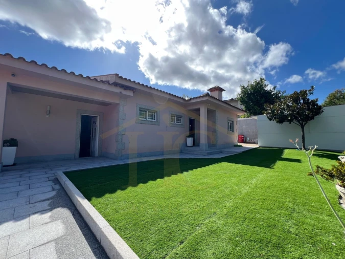 Moradia T3 para Venda em Travanca Foto 29