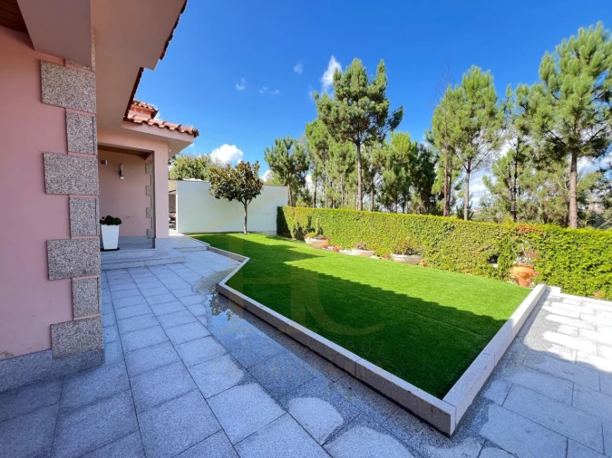 Moradia T3 para Venda em Travanca Foto 31