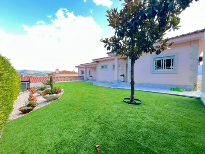 Moradia T3 para Venda em Travanca Foto 33