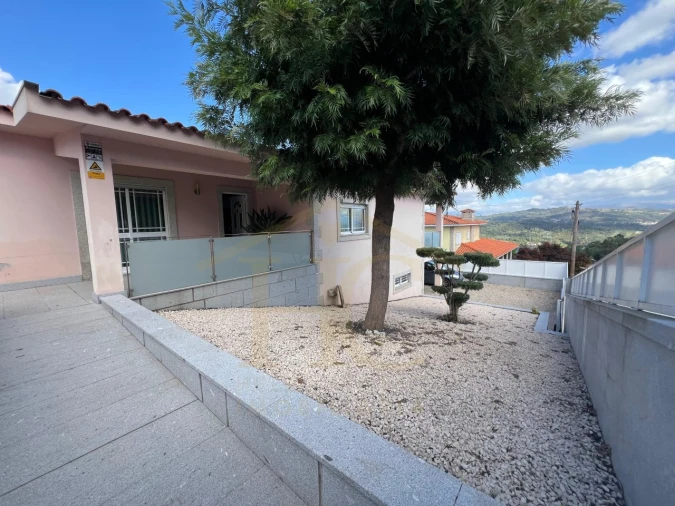 Moradia T3 para Venda em Travanca Foto 35