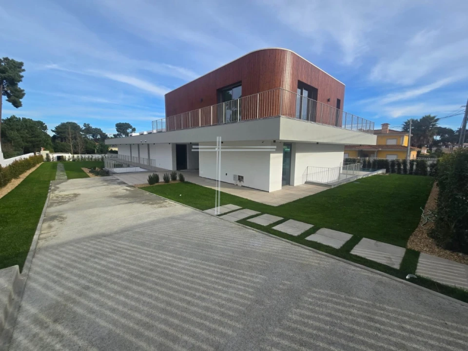 Moradia T5 para Venda em Corroios Foto 84