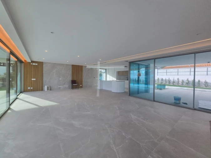 Moradia T5 para Venda em Corroios Foto 3