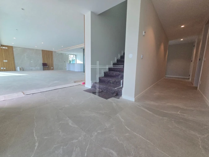 Moradia T5 para Venda em Corroios Foto 4