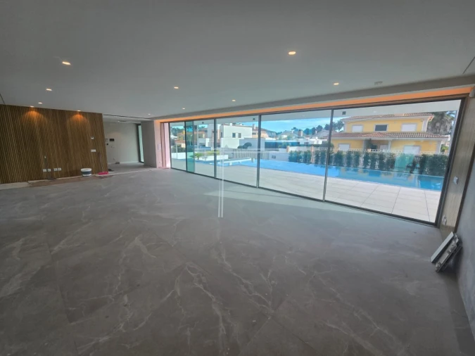 Moradia T5 para Venda em Corroios Foto 5