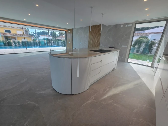 Moradia T5 para Venda em Corroios Foto 12