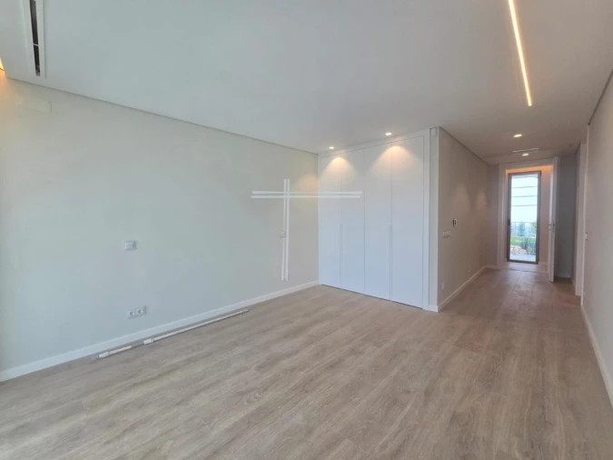 Moradia T5 para Venda em Corroios Foto 25