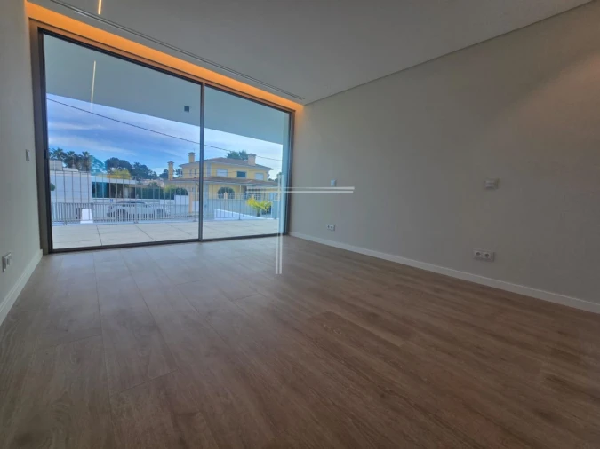 Moradia T5 para Venda em Corroios Foto 27