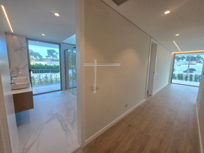 Moradia T5 para Venda em Corroios Foto 32