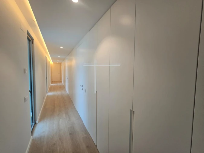 Moradia T5 para Venda em Corroios Foto 44