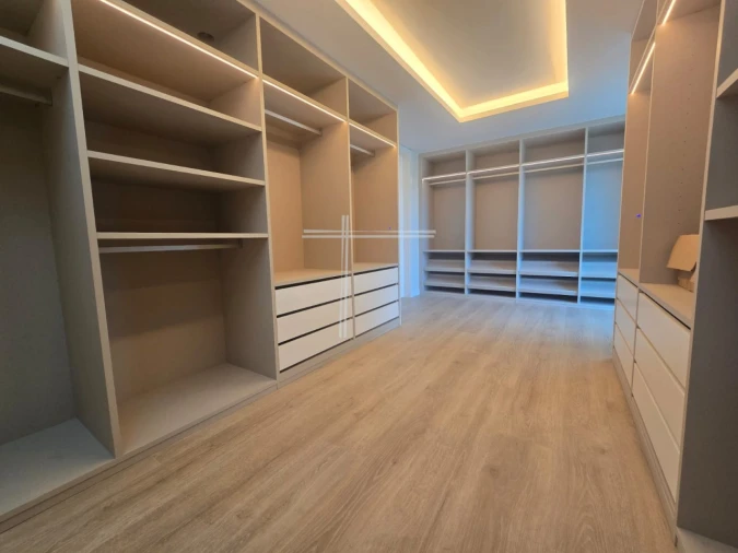 Moradia T5 para Venda em Corroios Foto 54