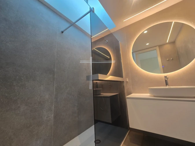 Moradia T5 para Venda em Corroios Foto 59