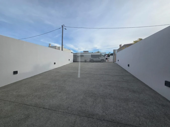 Moradia T5 para Venda em Corroios Foto 66