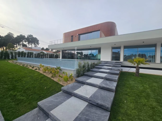 Moradia T5 para Venda em Corroios Foto 70