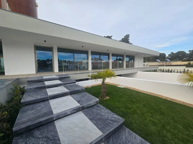 Moradia T5 para Venda em Corroios Foto 71