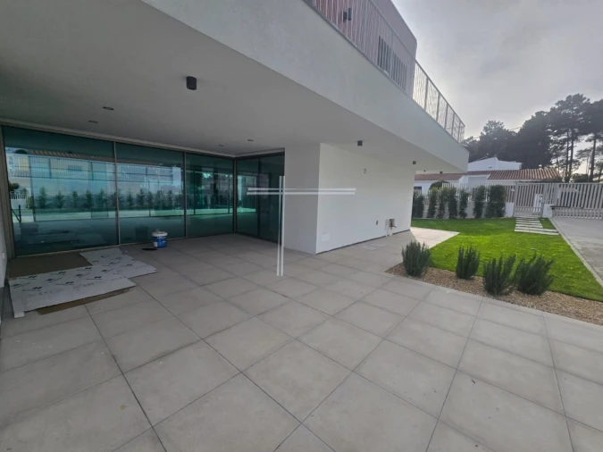 Moradia T5 para Venda em Corroios Foto 82