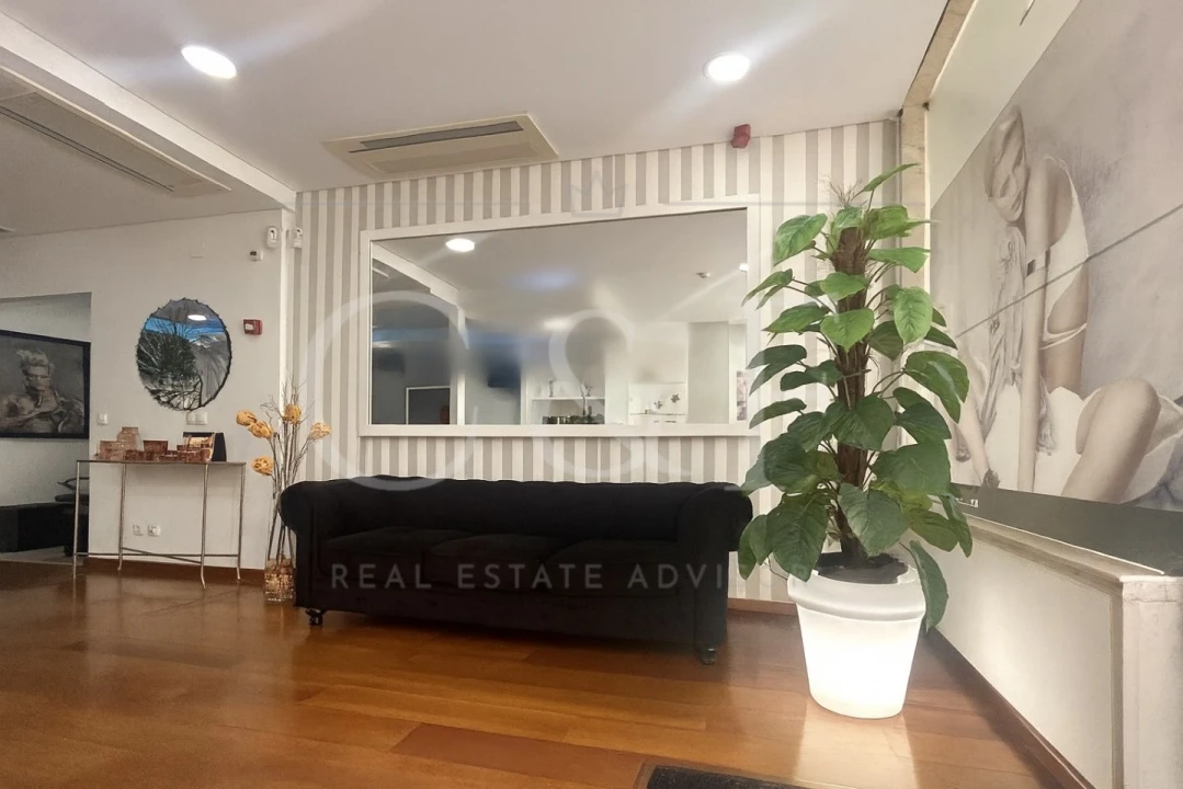 Negócio para Venda em Algés, Linda-A-Velha e Cruz Quebrada-Dafundo Foto 2