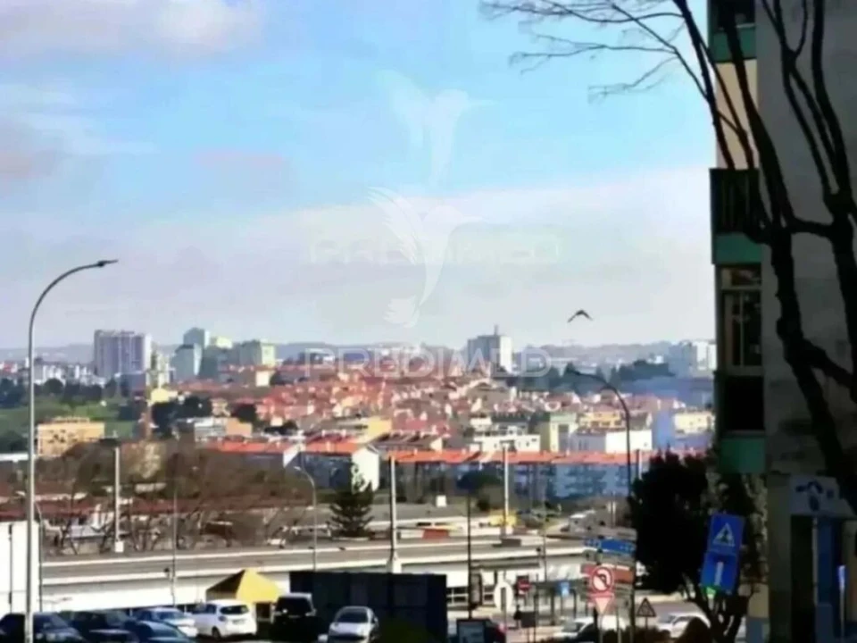 Apartamento para Venda em Alfragide Foto 16