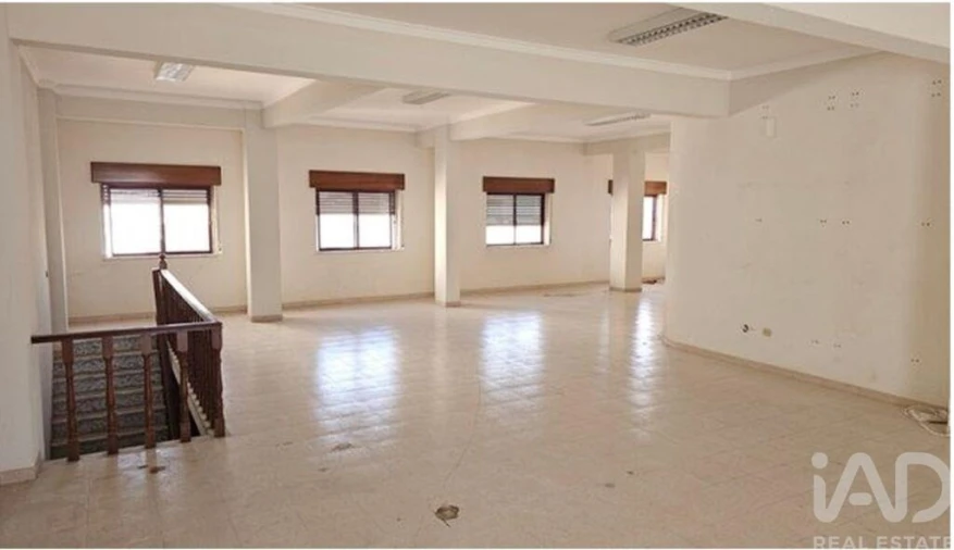 Loja para Venda em Amora Foto 1