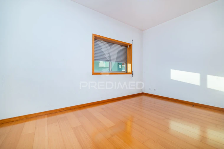 Moradia T3 para Venda em Carrazedo Foto 8