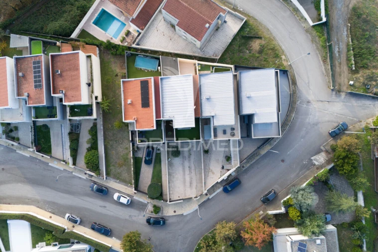 Moradia T3 para Venda em Carrazedo Foto 2