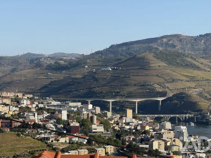 Terreno para Venda em Peso da Régua e Godim Foto 1