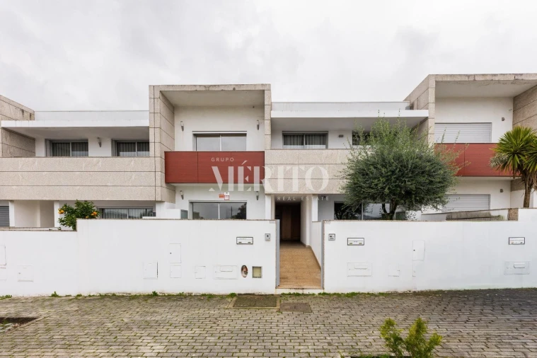 Moradia T3 para Venda em Gamil e Midões