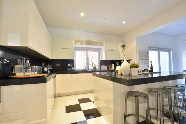 Moradia T6 para Venda em Santa Maria e São Miguel, São Martinho, São Pedro Penaferrim Foto 15