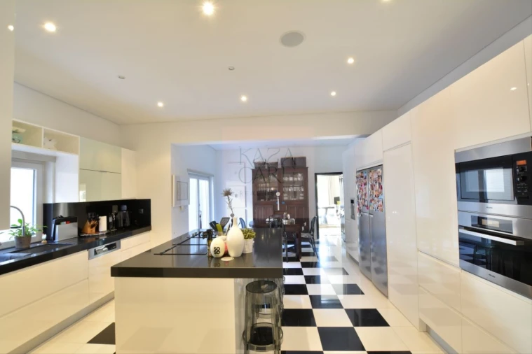 Moradia T6 para Venda em Santa Maria e São Miguel, São Martinho, São Pedro Penaferrim Foto 13