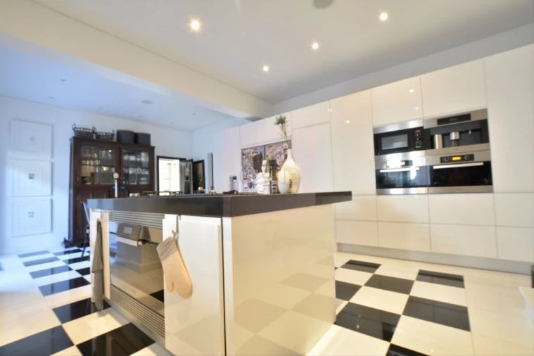 Moradia T6 para Venda em Santa Maria e São Miguel, São Martinho, São Pedro Penaferrim Foto 12