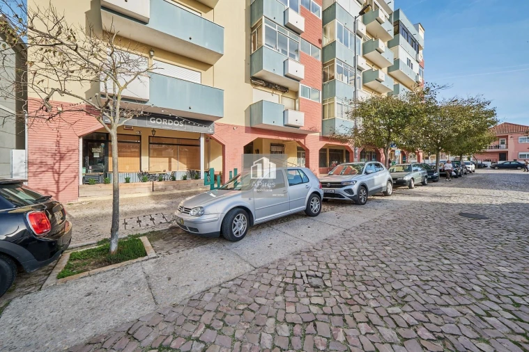 Apartamento T1 para Venda em Costa da Caparica Foto 30