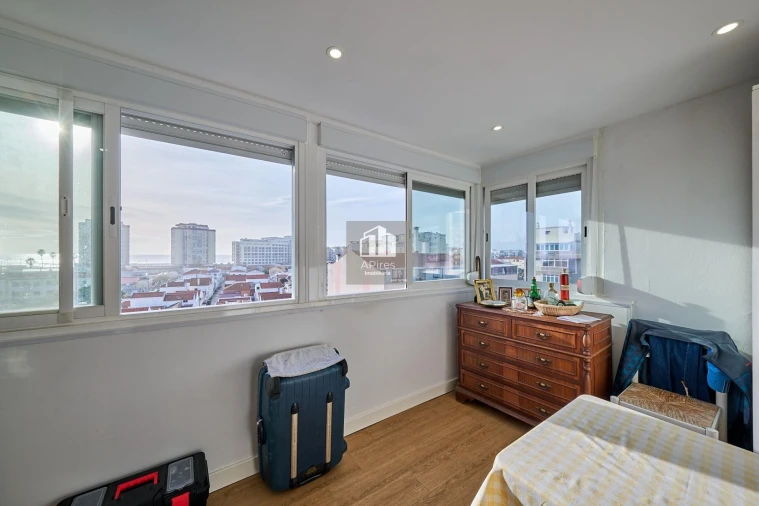 Apartamento T1 para Venda em Costa da Caparica Foto 9