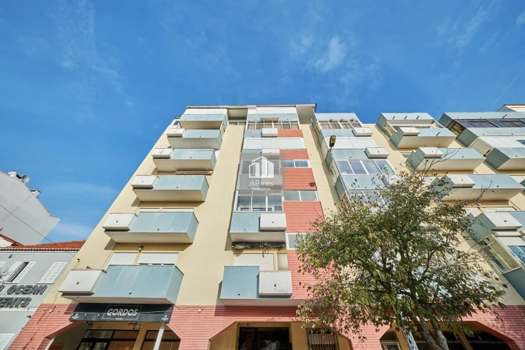 Apartamento T1 para Venda em Costa da Caparica Foto 28