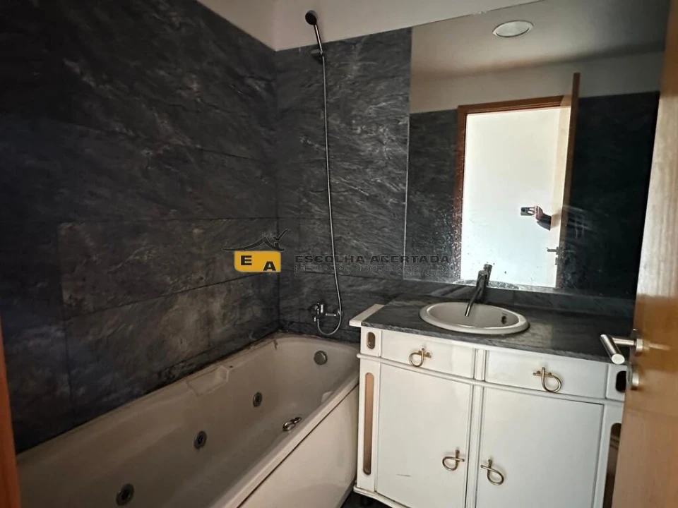 Apartamento T3 para Venda em Cidade da Maia Foto 11