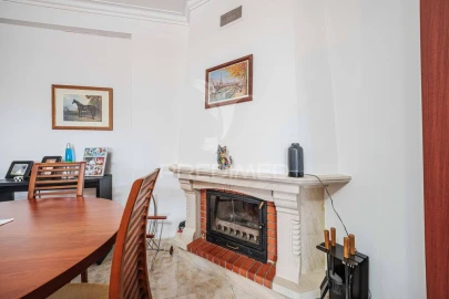 Apartamento T2 para Venda em Agualva e Mira-Sintra