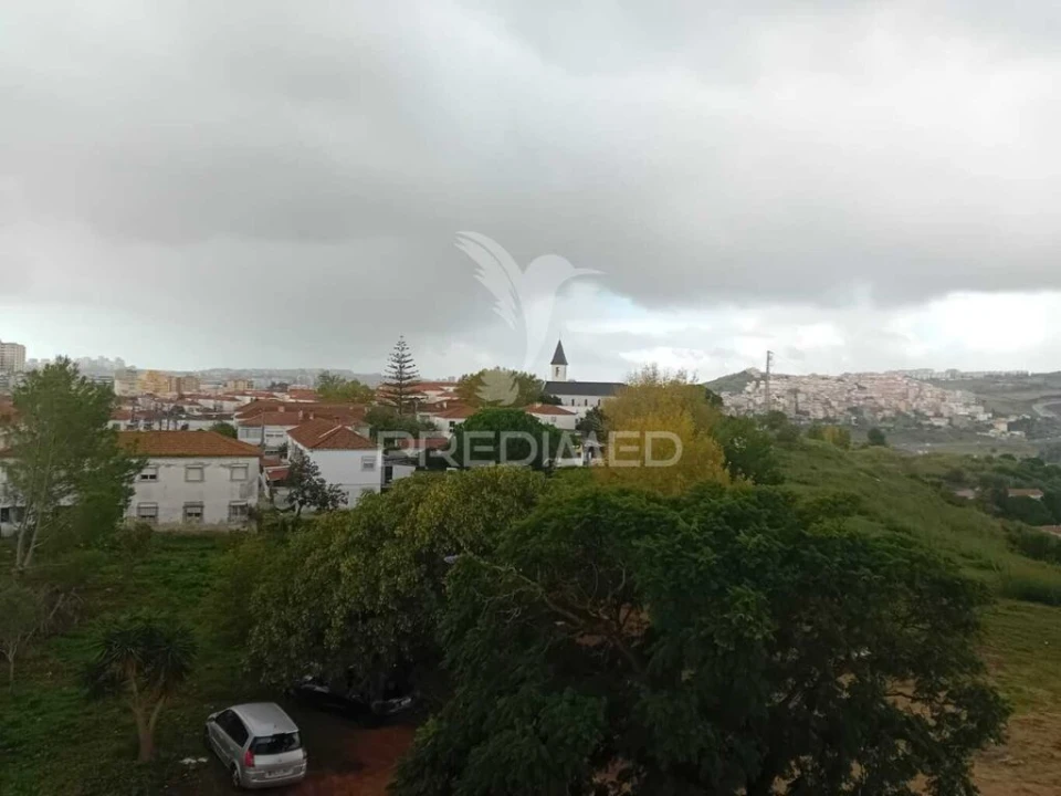 Apartamento T2 para Venda em Pontinha e Famões Foto 2
