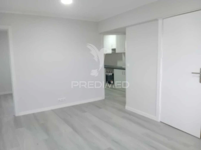 Apartamento T2 para Venda em Pontinha e Famões Foto 6
