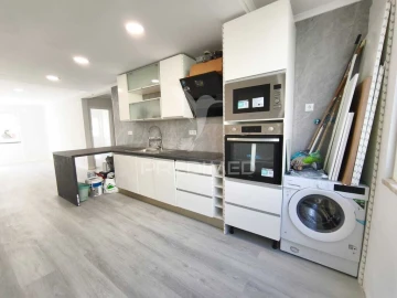 Apartamento T2 para Venda em Benfica