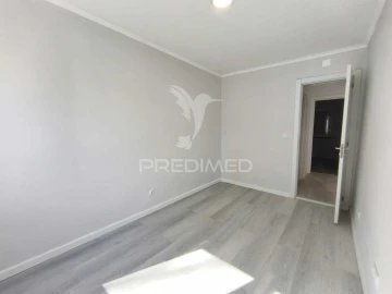 Apartamento T2 para Venda em Benfica