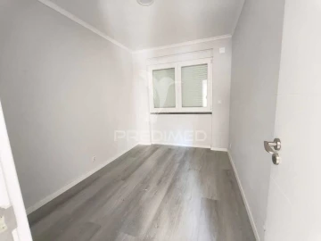 Apartamento T2 para Venda em Benfica