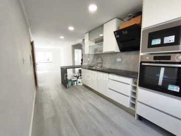 Apartamento T2 para Venda em Benfica